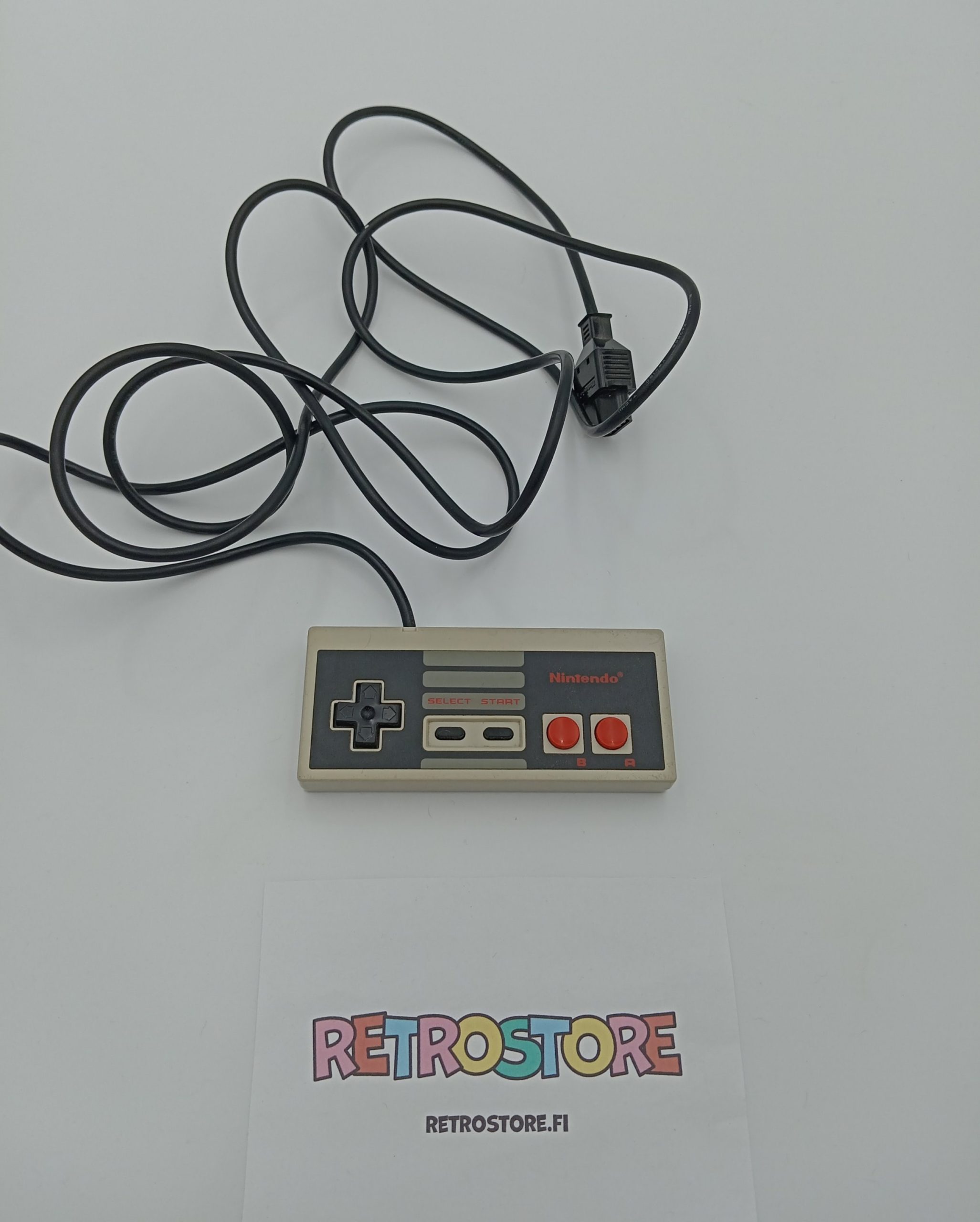 Alkuperäinen harmaa NES-ohjain malli NES-004